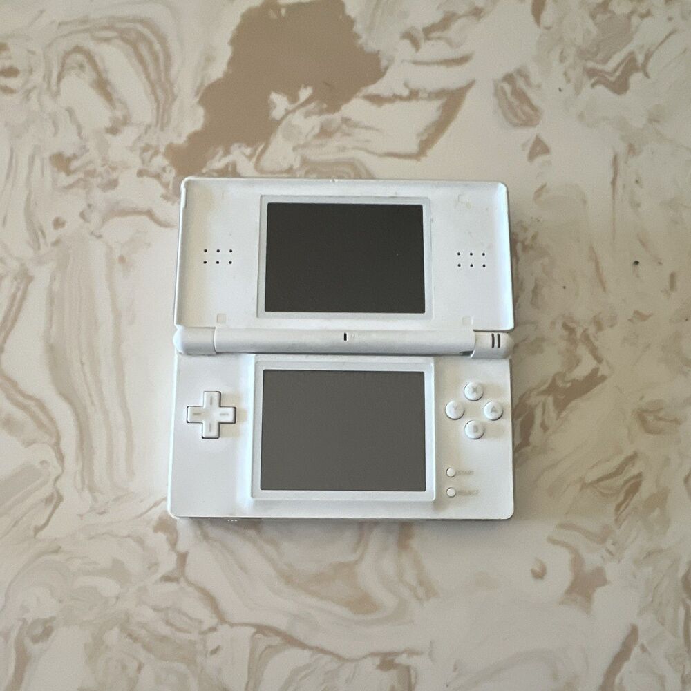 Nintendo DS Lite White Handheld System Touchscreen w/ Charger, Case, Stylus